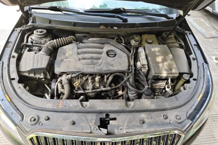Used Buick LaCrosse 2013 2.0T SIDI Technology Version Engine Bay