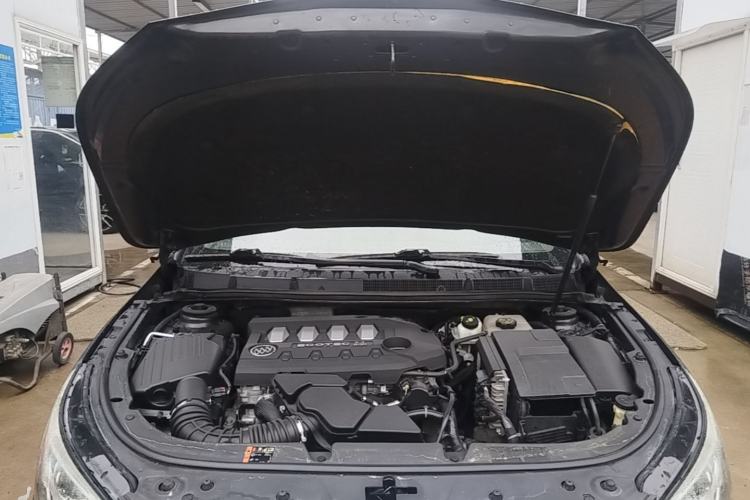 Used Buick LaCrosse 2013 2.4L SIDI Leading Comfort Version Engine Bay