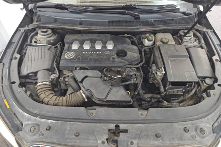 Used Buick LaCrosse 2013 2.4L SIDI Elite Comfort Version Engine Bay