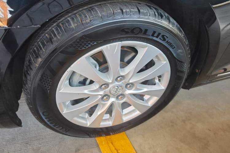 Used Buick LaCrosse 2013 2.4L SIDI Leading Comfort Version Exterior 1