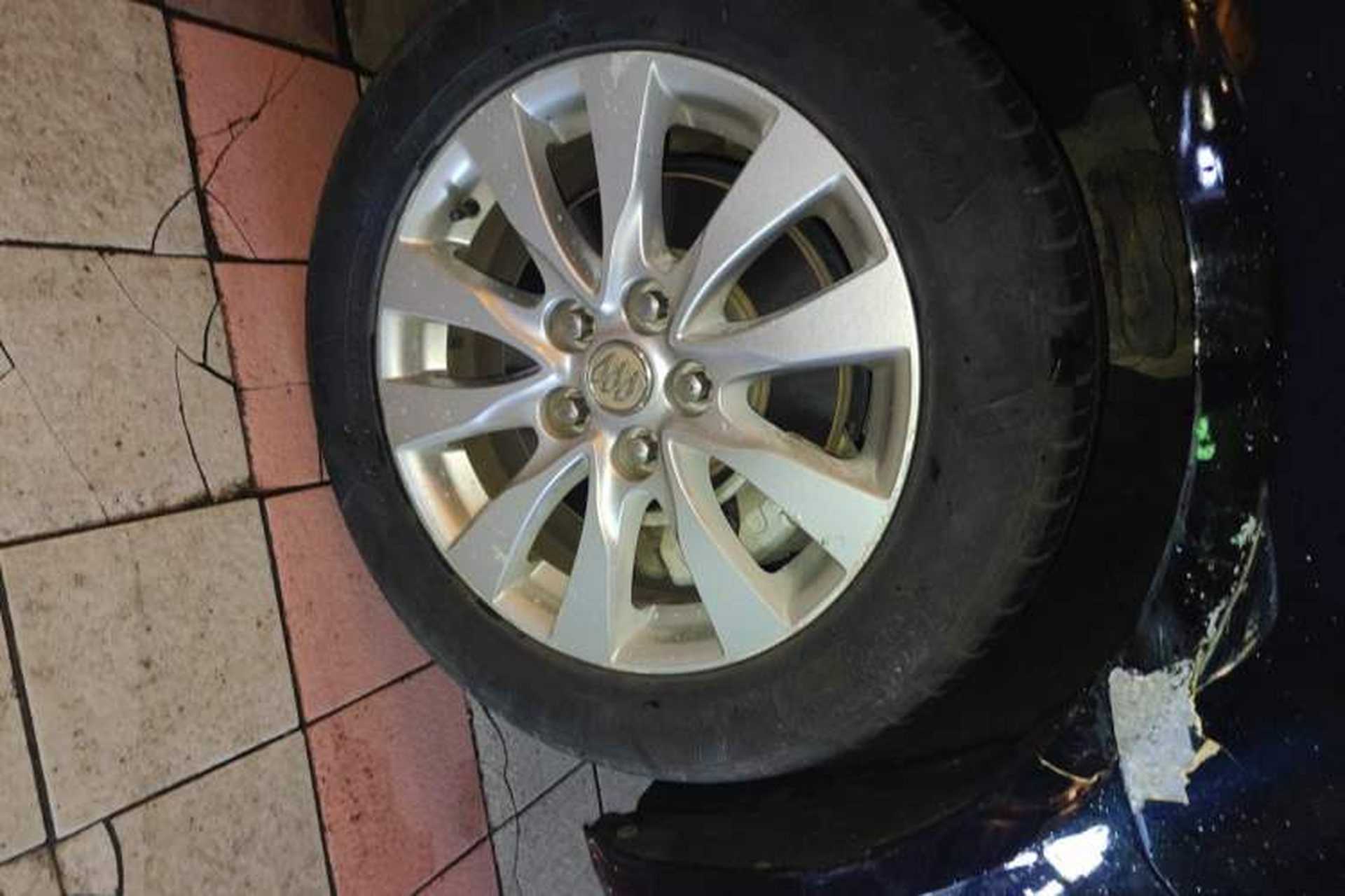 Used Buick LaCrosse 2013 2.4L SIDI Leading Comfort Version Exterior 1