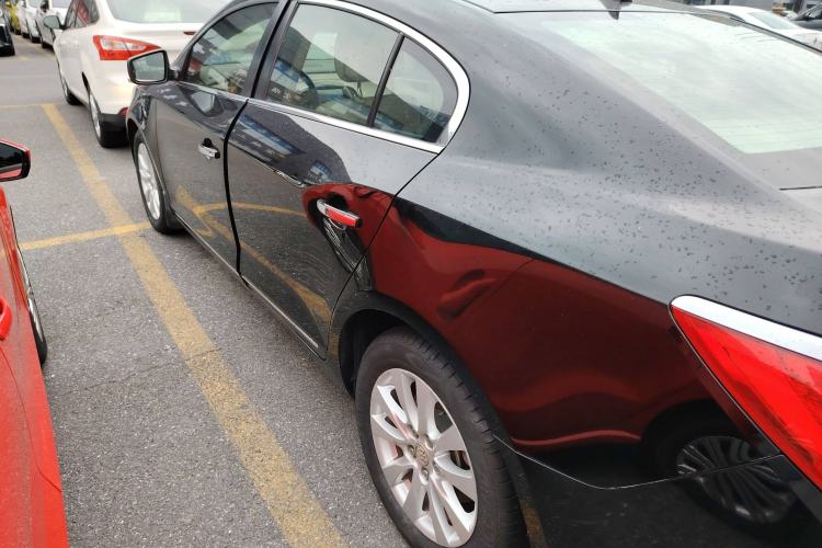 Used Buick LaCrosse 2013 2.4L SIDI Leading Comfort Version Exterior 3