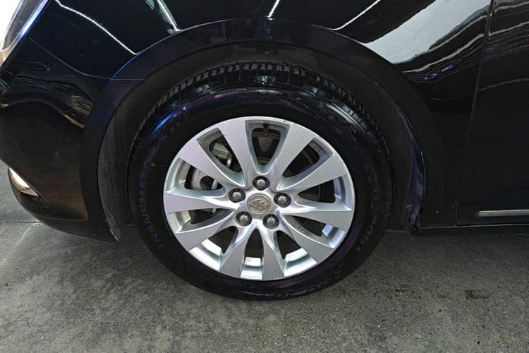Used Buick LaCrosse 2013 2.4L SIDI Leading Comfort Version Exterior 4