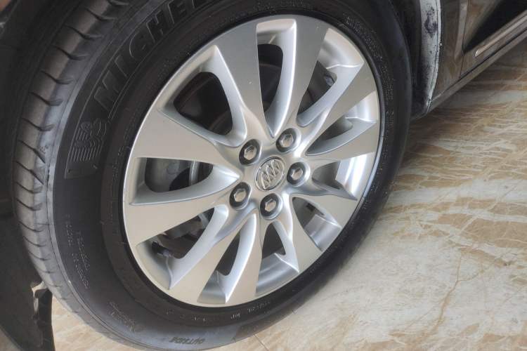 Used Buick LaCrosse 2013 2.4L SIDI Leading Comfort Version Exterior 4