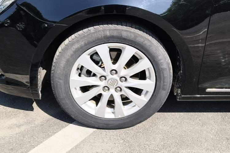 Used Buick LaCrosse 2013 2.4L SIDI Leading Comfort Version Exterior 4