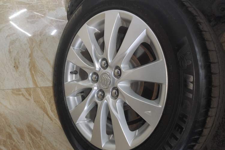 Used Buick LaCrosse 2013 2.4L SIDI Leading Comfort Version Exterior 5