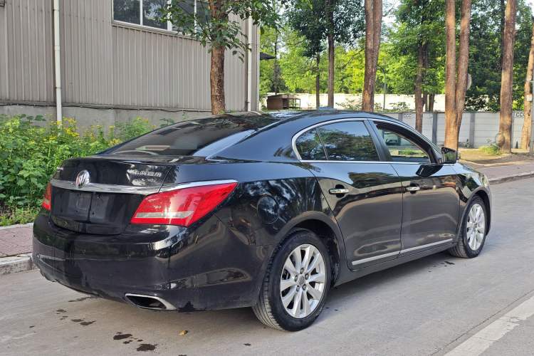 Used Buick LaCrosse 2013 eAssist 2.4L Eco-Friendly Comfort Model Exterior 5