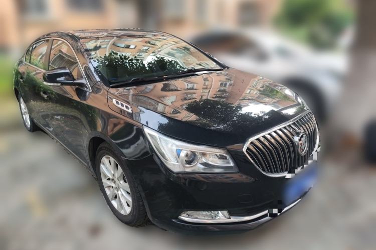 Used Buick LaCrosse 2013 2.4L SIDI Leading Comfort Version Front Right 45 Deg