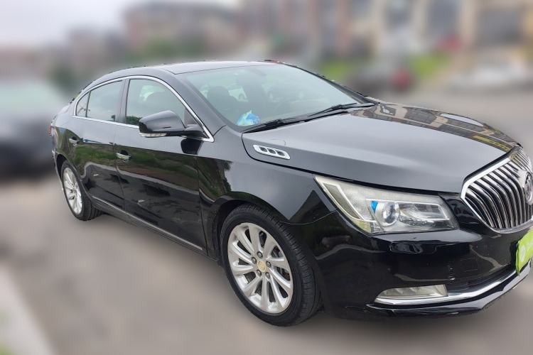 Used Buick LaCrosse 2013 2.4L SIDI Luxury Comfort Edition Front Right 45 Deg