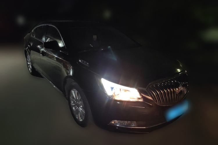 Used Buick LaCrosse 2013 2.4L SIDI Leading Comfort Version Front Right 45 Deg