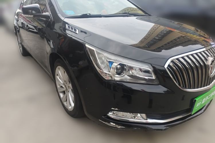 Used Buick LaCrosse 2013 2.4L SIDI Luxury Comfort Edition Front Right 45 Deg