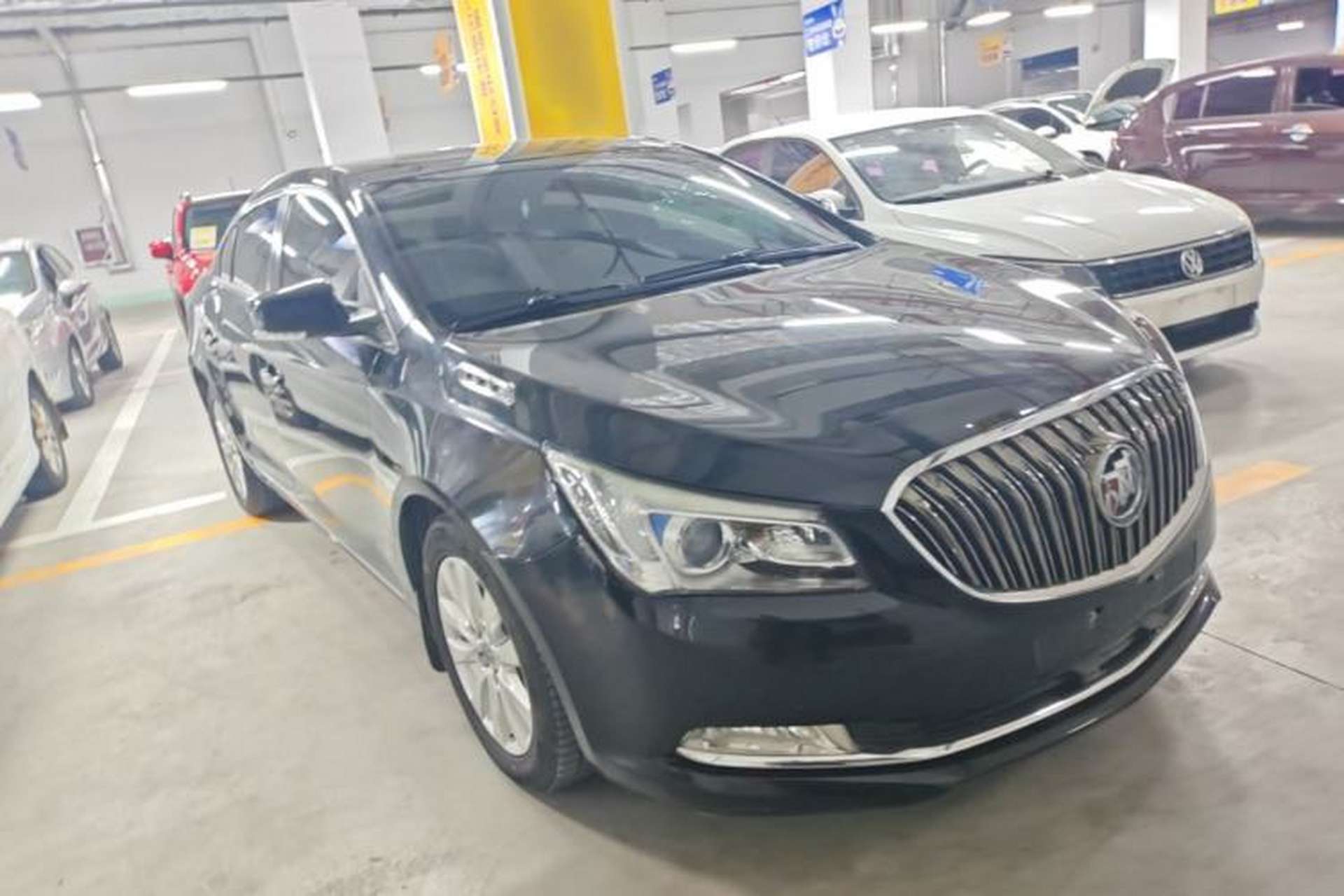 Used Buick LaCrosse 2013 2.4L SIDI Leading Comfort Version Front Right 45 Deg