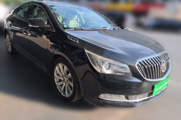 Used Buick LaCrosse 2013 2.4L SIDI Luxury Comfort Edition Front Right 45 Deg