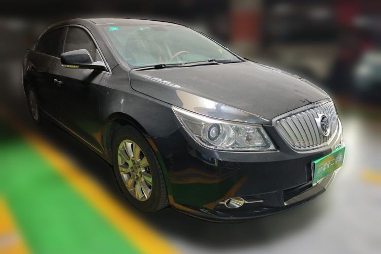 Used Buick LaCrosse 2013 2.4L SIDI Elite Comfort Version Front Right 45 Deg
