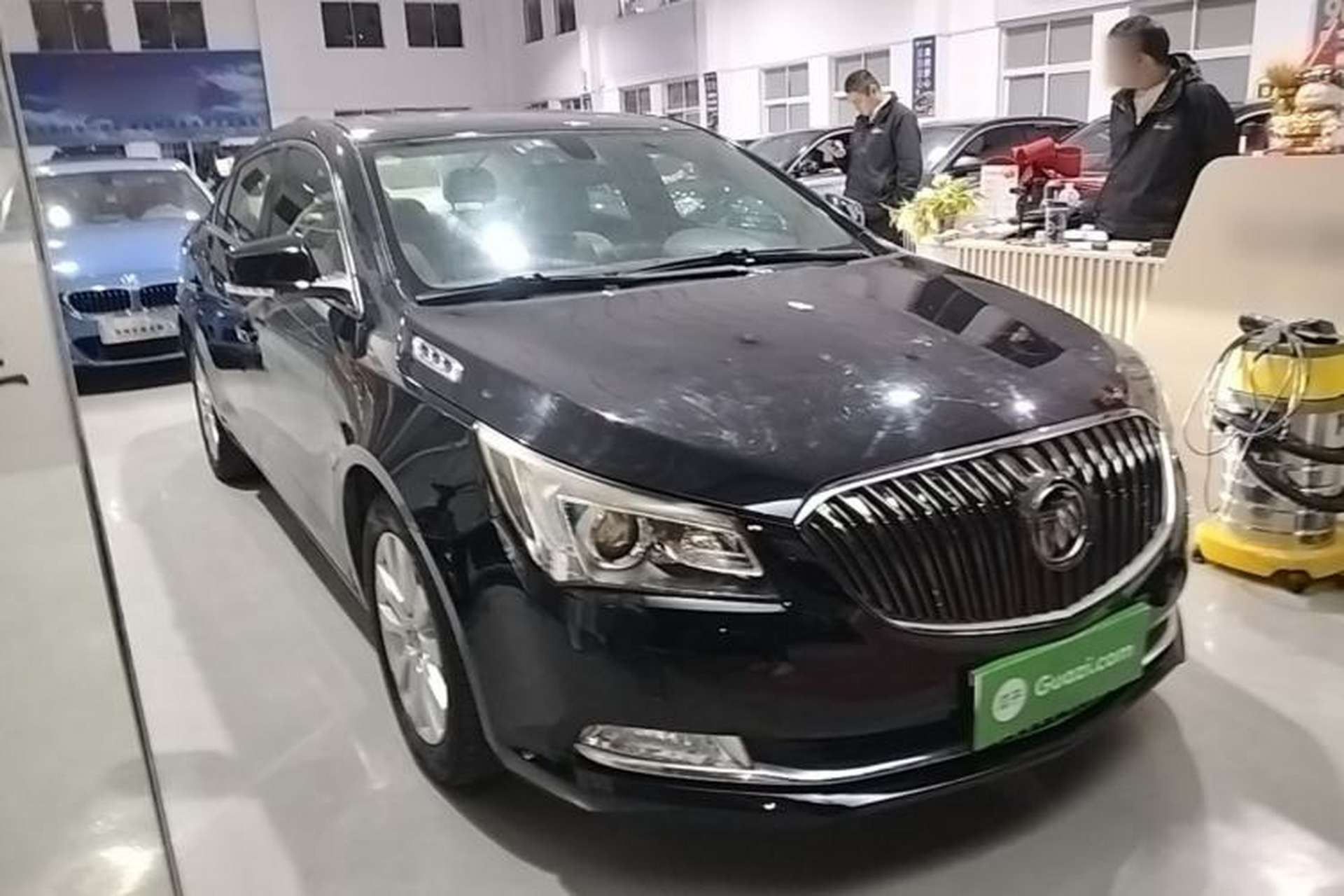 Used Buick LaCrosse 2013 2.4L SIDI Leading Comfort Version Front Right 45 Deg