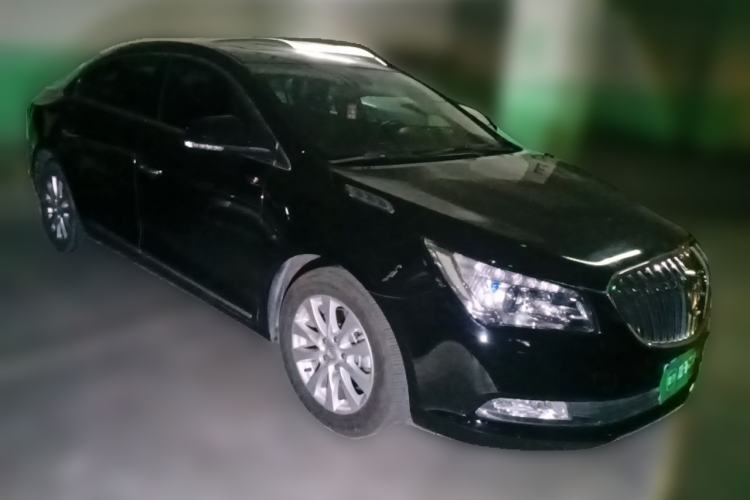 Used Buick LaCrosse 2013 2.4L SIDI Leading Comfort Version Front Right 45 Deg