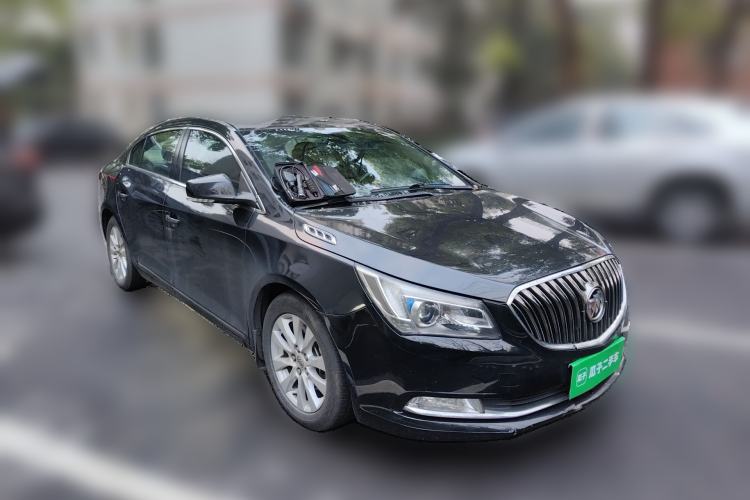Used Buick LaCrosse 2013 2.4L SIDI Leading Comfort Version Front Right 45 Deg