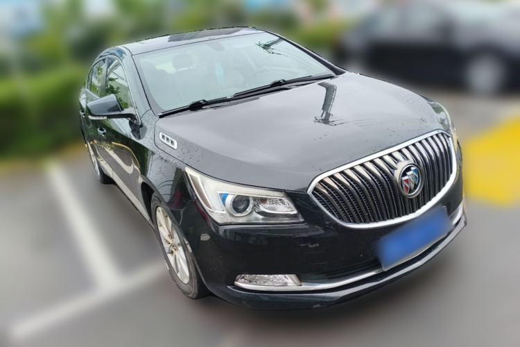 Used Buick LaCrosse 2013 2.4L SIDI Leading Comfort Version Front Right 45 Deg