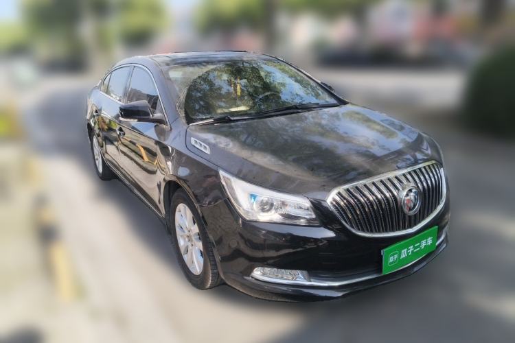 Used Buick LaCrosse 2013 2.4L SIDI Leading Comfort Version Front Right 45 Deg