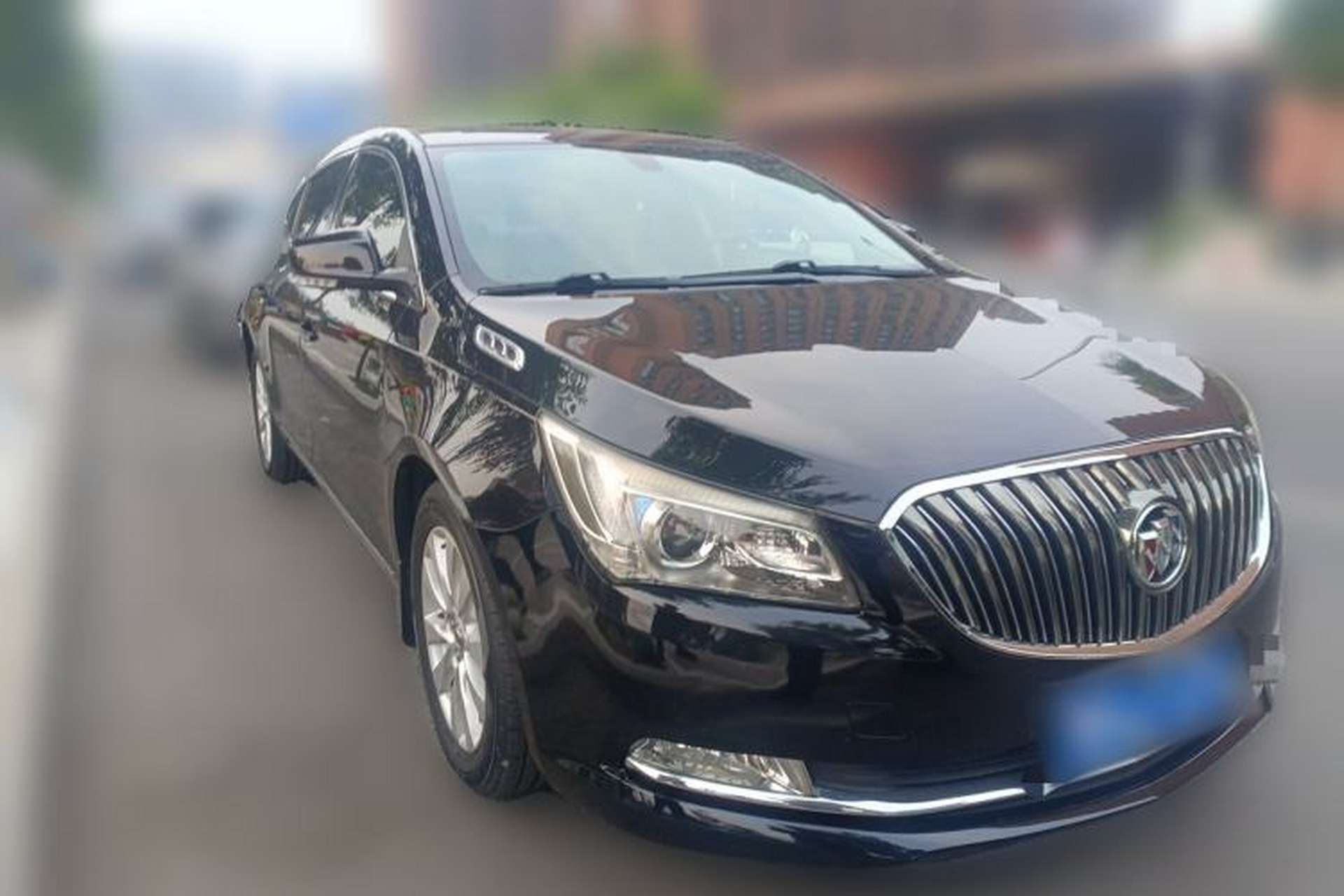 Used Buick LaCrosse 2013 2.4L SIDI Leading Comfort Version Front Right 45 Deg