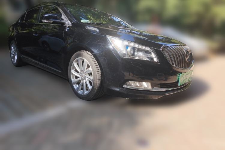 Used Buick LaCrosse 2013 2.4L SIDI Luxury Comfort Edition Front Right 45 Deg
