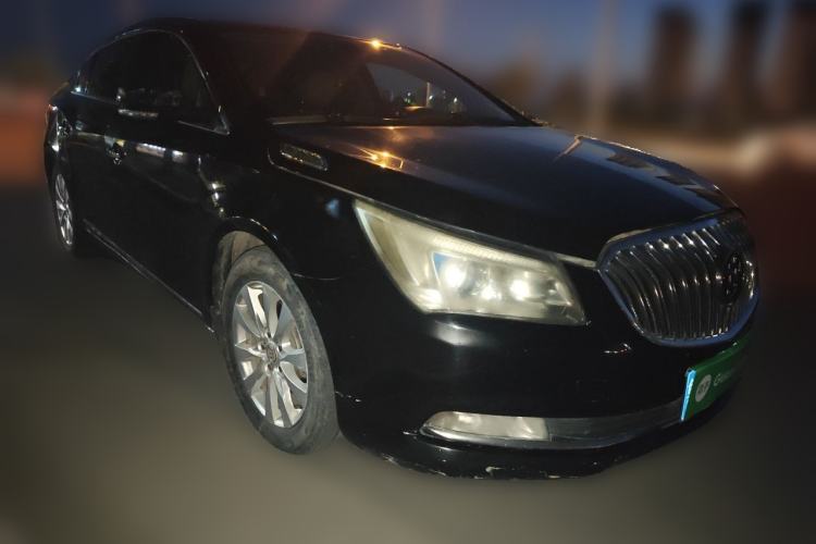 Used Buick LaCrosse 2013 2.4L SIDI Leading Comfort Version Front Right 45 Deg