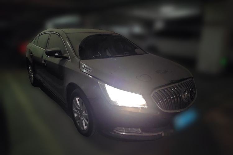 Used Buick LaCrosse 2013 2.4L SIDI Elite Comfort Version Front Right 45 Deg