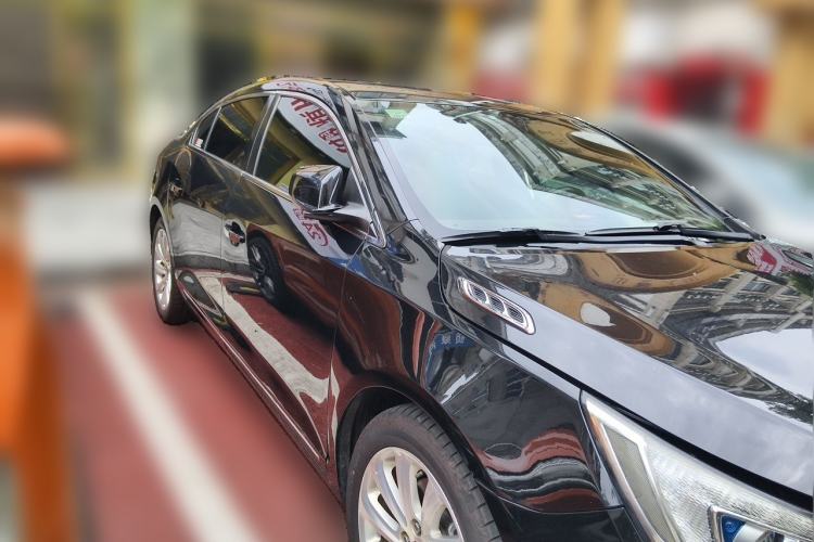 Used Buick LaCrosse 2013 2.4L SIDI Luxury Comfort Edition Front Right 45 Deg