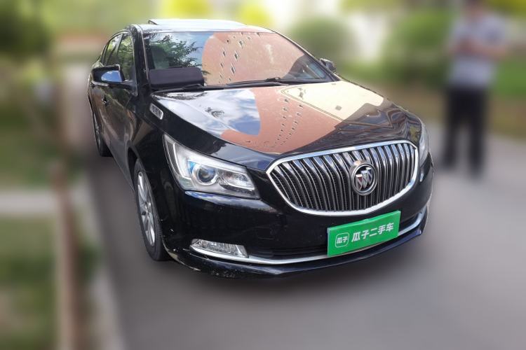 Used Buick LaCrosse 2013 2.4L SIDI Leading Comfort Version Front Right 45 Deg