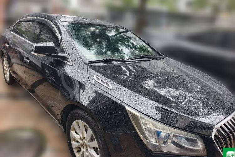 Used Buick LaCrosse 2013 2.4L SIDI Elite Comfort Version Front Right 45 Deg