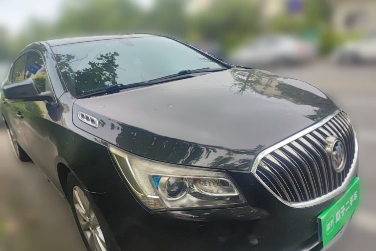 Used Buick LaCrosse 2013 2.4L SIDI Leading Comfort Version Front Right 45 Deg
