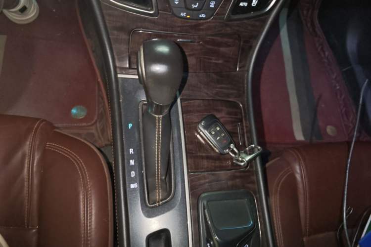Used Buick LaCrosse 2013 2.0T SIDI Smart Luxury Flagship Edition Gear Lever