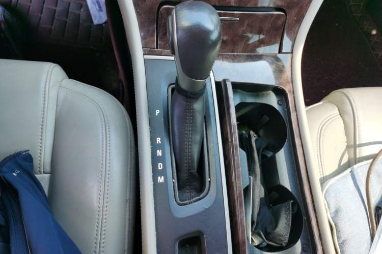 Used Buick LaCrosse 2013 2.4L SIDI Elite Comfort Version Gear Lever