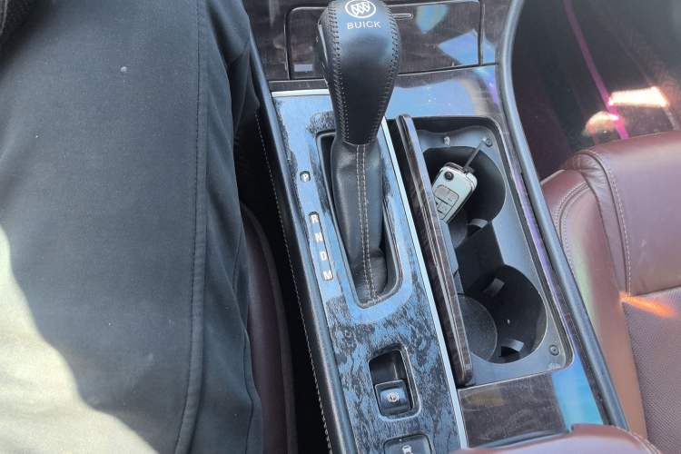 Used Buick LaCrosse 2013 2.4L SIDI Elite Comfort Version Gear Lever