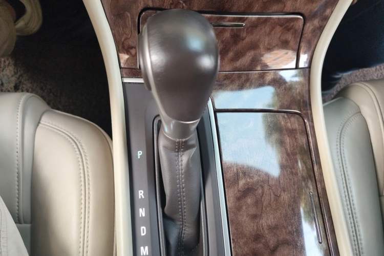 Used Buick LaCrosse 2013 2.4L SIDI Leading Comfort Version Gear Lever