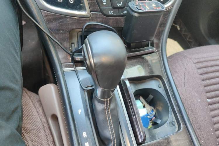 Used Buick LaCrosse 2013 2.4L SIDI Luxury Comfort Edition Gear Lever