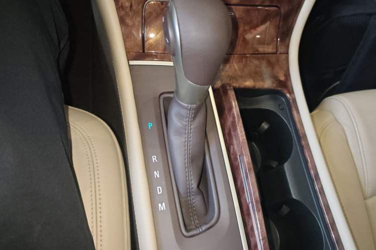 Used Buick LaCrosse 2013 2.4L SIDI Leading Comfort Version Gear Lever