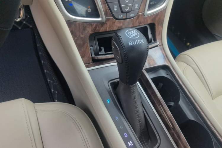 Used Buick LaCrosse 2013 2.4L SIDI Leading Comfort Version Gear Lever