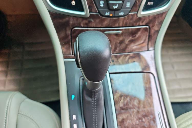 Used Buick LaCrosse 2013 2.4L SIDI Leading Comfort Version Gear Lever