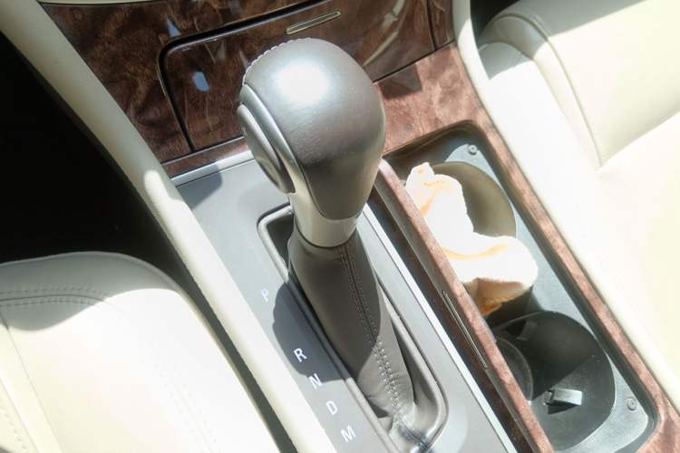 Used Buick LaCrosse 2013 2.4L SIDI Leading Comfort Version Gear Lever