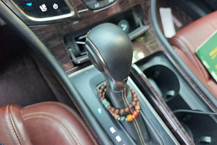 Used Buick LaCrosse 2013 2.4L SIDI Luxury Comfort Edition Gear Lever