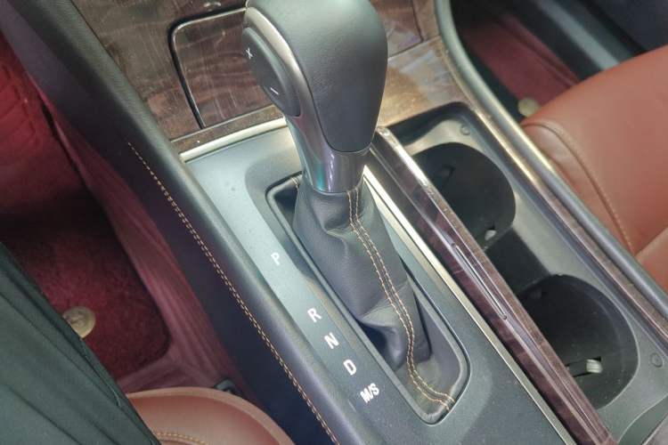 Used Buick LaCrosse 2013 2.4L SIDI Luxury Comfort Edition Gear Lever