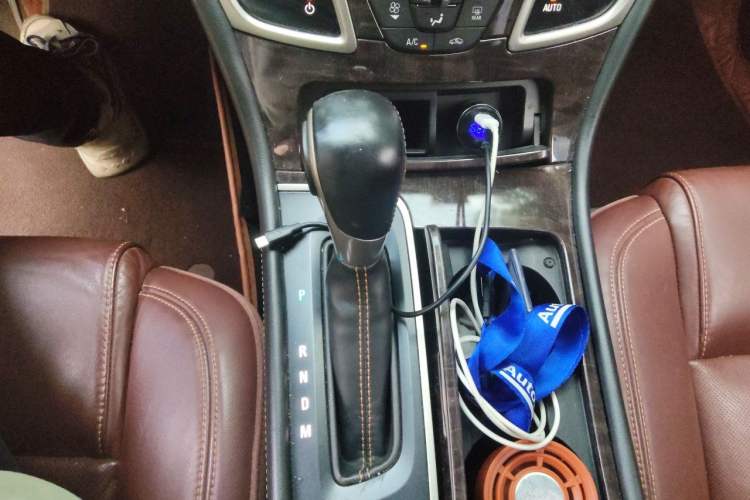 Used Buick LaCrosse 2013 2.4L SIDI Elite Comfort Version Gear Lever
