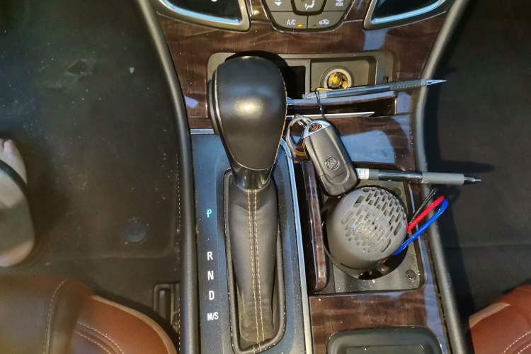 Used Buick LaCrosse 2013 2.4L SIDI Luxury Comfort Edition Gear Lever
