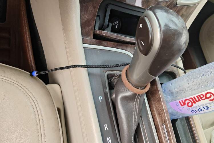 Used Buick LaCrosse 2013 2.4L SIDI Elite Comfort Version Gear Lever