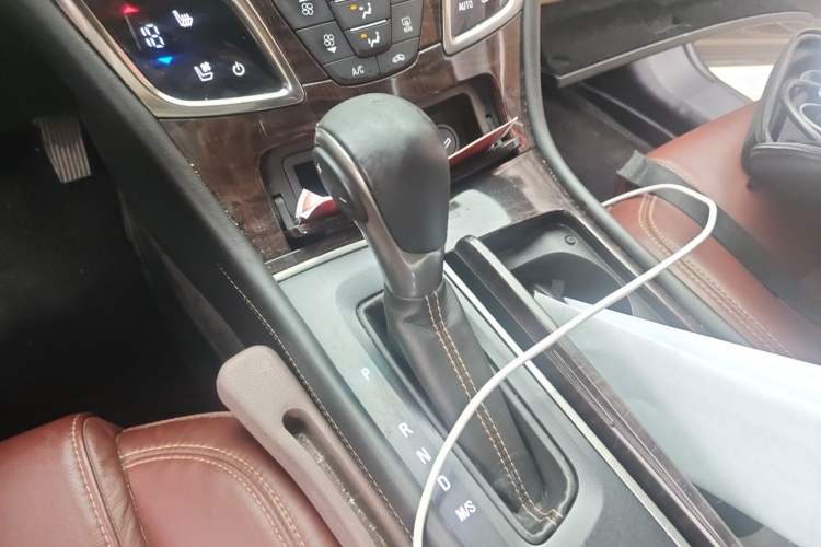 Used Buick LaCrosse 2013 2.4L SIDI Luxury Comfort Edition Gear Lever