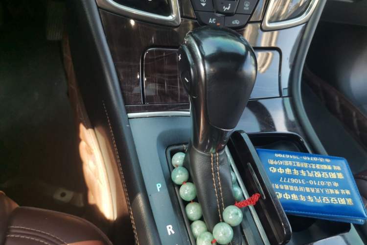 Used Buick LaCrosse 2013 2.4L SIDI Luxury Comfort Edition Gear Lever