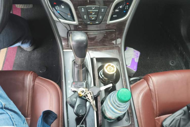 Used Buick LaCrosse 2013 2.4L SIDI Elite Comfort Version Gear Lever