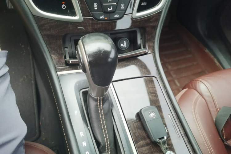 Used Buick LaCrosse 2013 2.4L SIDI Elite Comfort Version Gear Lever