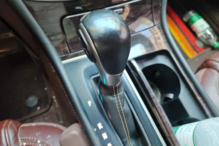 Used Buick LaCrosse 2013 2.4L SIDI Leading Comfort Version Gear Lever